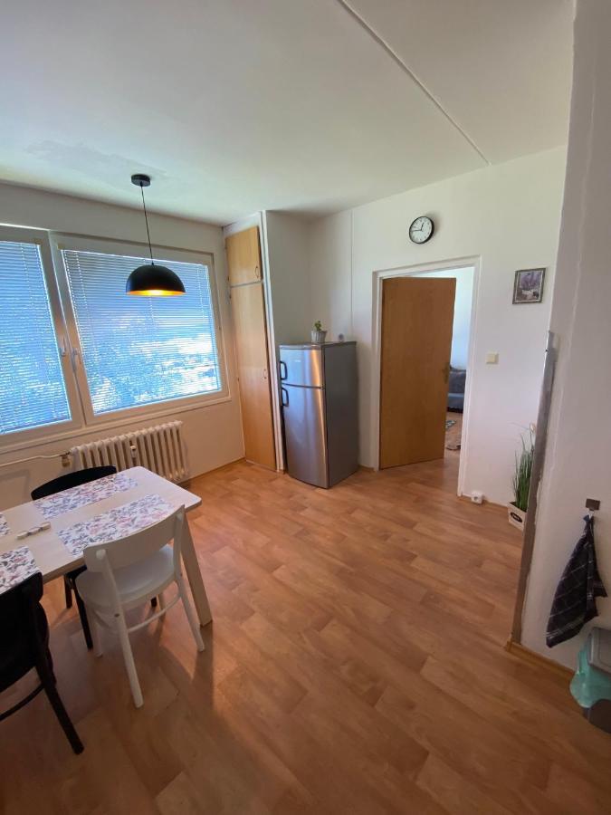 Klidny Byt Na Okraji Trutnova Apartamento Exterior foto