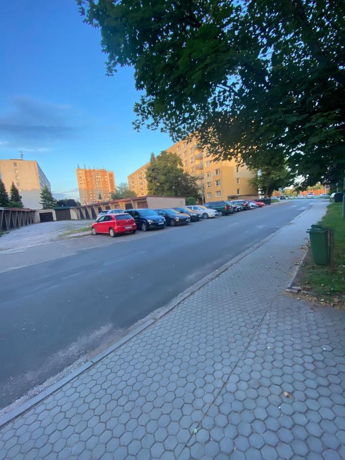 Klidny Byt Na Okraji Trutnova Apartamento Exterior foto
