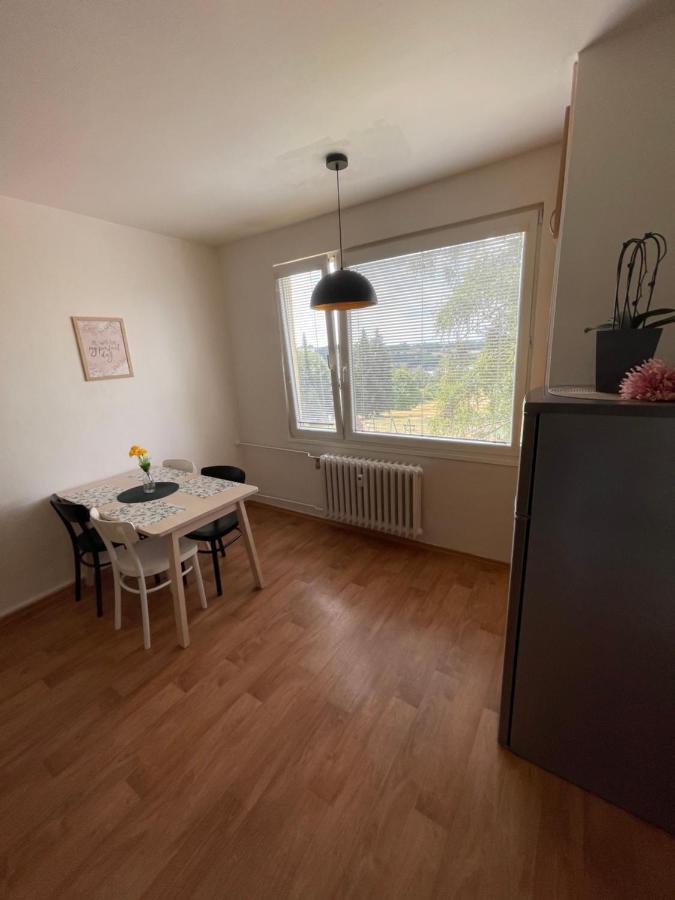 Klidny Byt Na Okraji Trutnova Apartamento Exterior foto